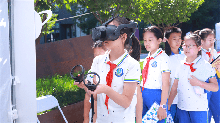 2023全国科普日:威盛展示大国重器与人工智能科学素养提升计划