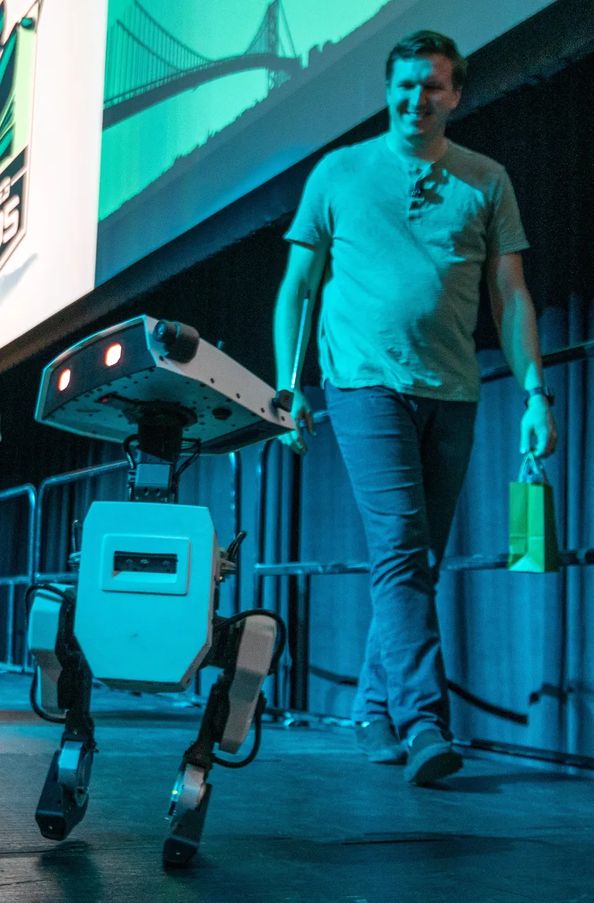 机器人瓦力来了！迪士尼亮出新机器人，用RL学习走路，还能进行社交互动