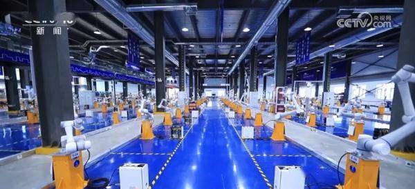 国内人工智能领域迎来大规模新品发布，众多“大国重器”集中展示