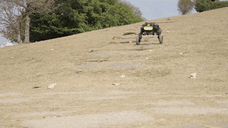 本末科技进军巡检市场,预计挑战14.5%的行业增长率,推出轮足机器人