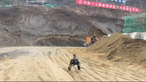 本末科技进军巡检市场,预计挑战14.5%的行业增长率,推出轮足机器人