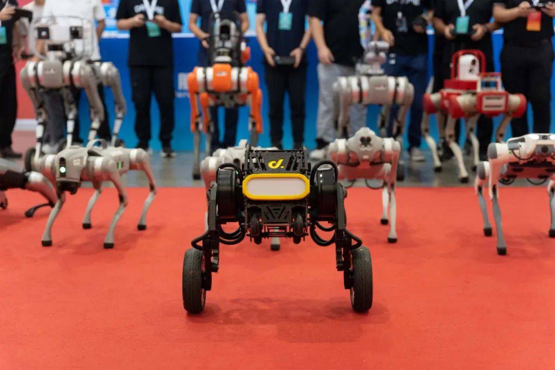 本末科技进军巡检市场，预计挑战14.5%的行业增长率，推出轮足机器人