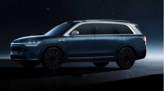 华为问界M9智能大灯:全方位展示,提升行车安全