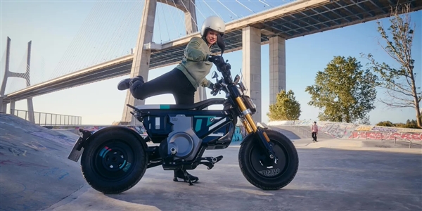 宝马发布低价eParkourer电动摩托车:BMW CE 02