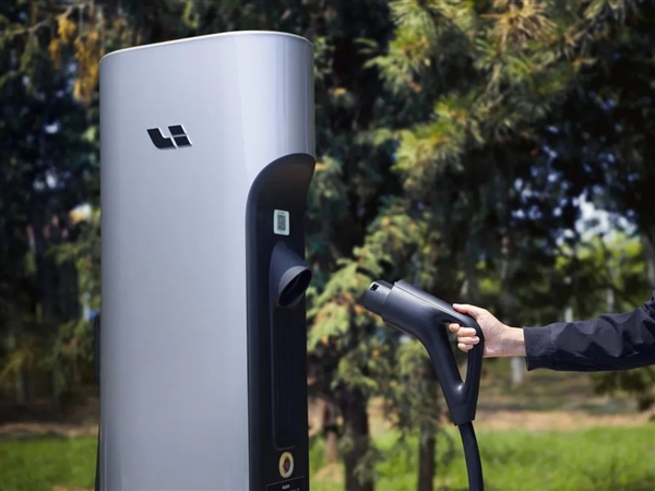 理想5C超级充电站:12分钟充电500公里