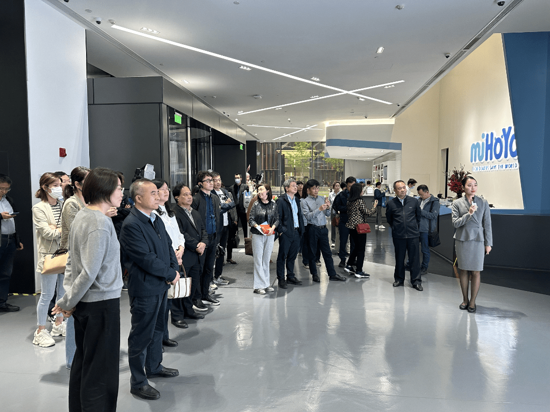 徐汇区政协组织委员集中视察活动，关注人工智能产业发展