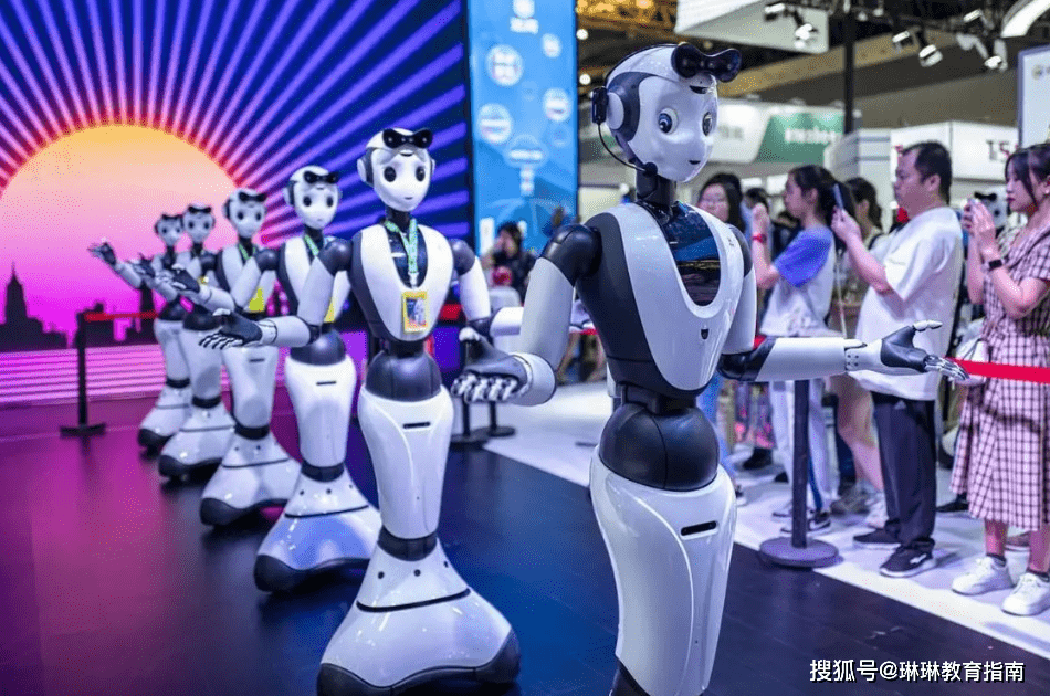 教育领域迎来变革：人工智能崛起将淘汰传统教师和学习方式