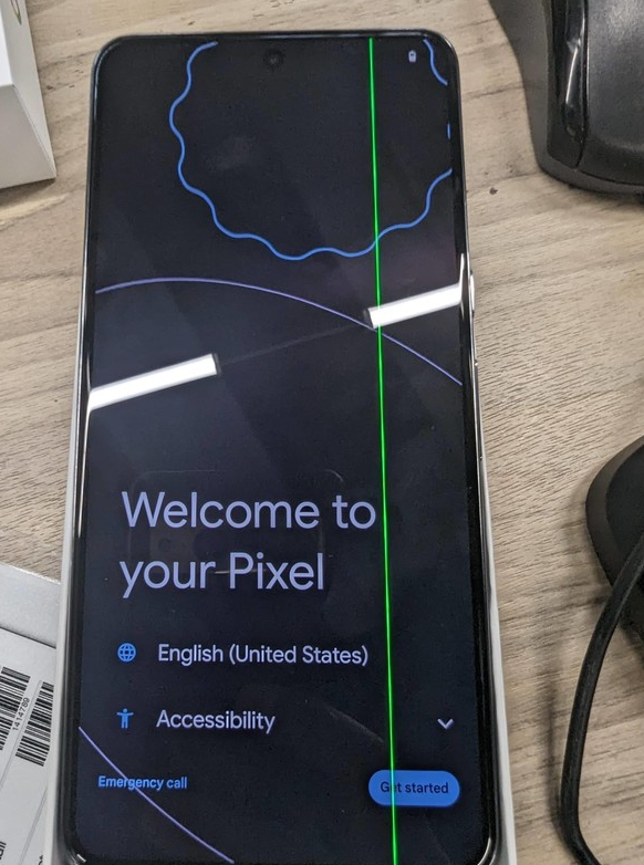谷歌Pixel 8 Pro硬件故障？屏幕绿线成焦点