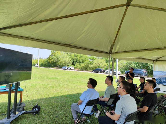 改写后的标题：联通测试“空中5G无线基站”无人机，提升紧急通信能力