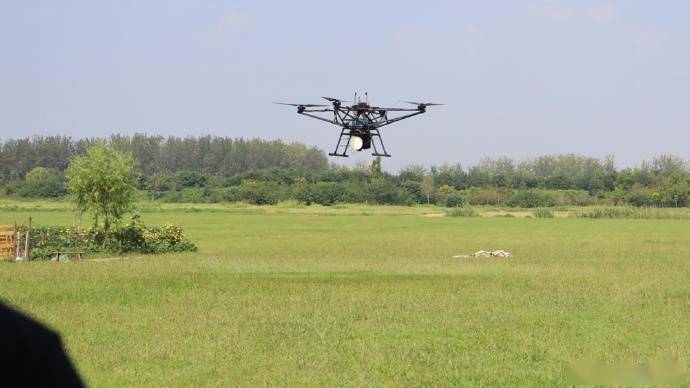 改写后的标题：联通测试“空中5G无线基站”无人机，提升紧急通信能力