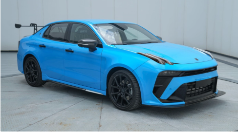 领克03+Cyan 定制车型亮相：鲜艳Cyan蓝车漆引人瞩目