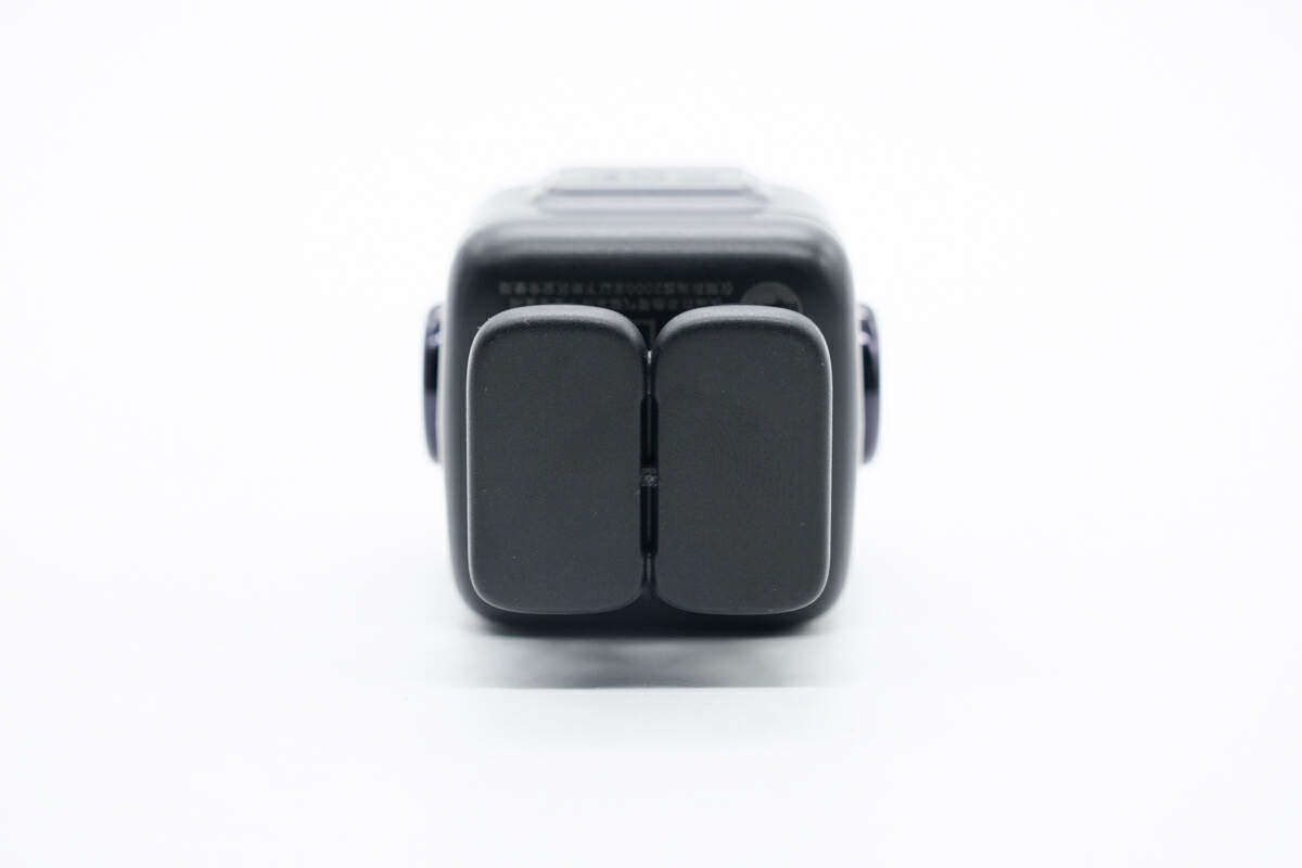 既是充电器也是手办,绿联30W Q湃机器人快充拆解