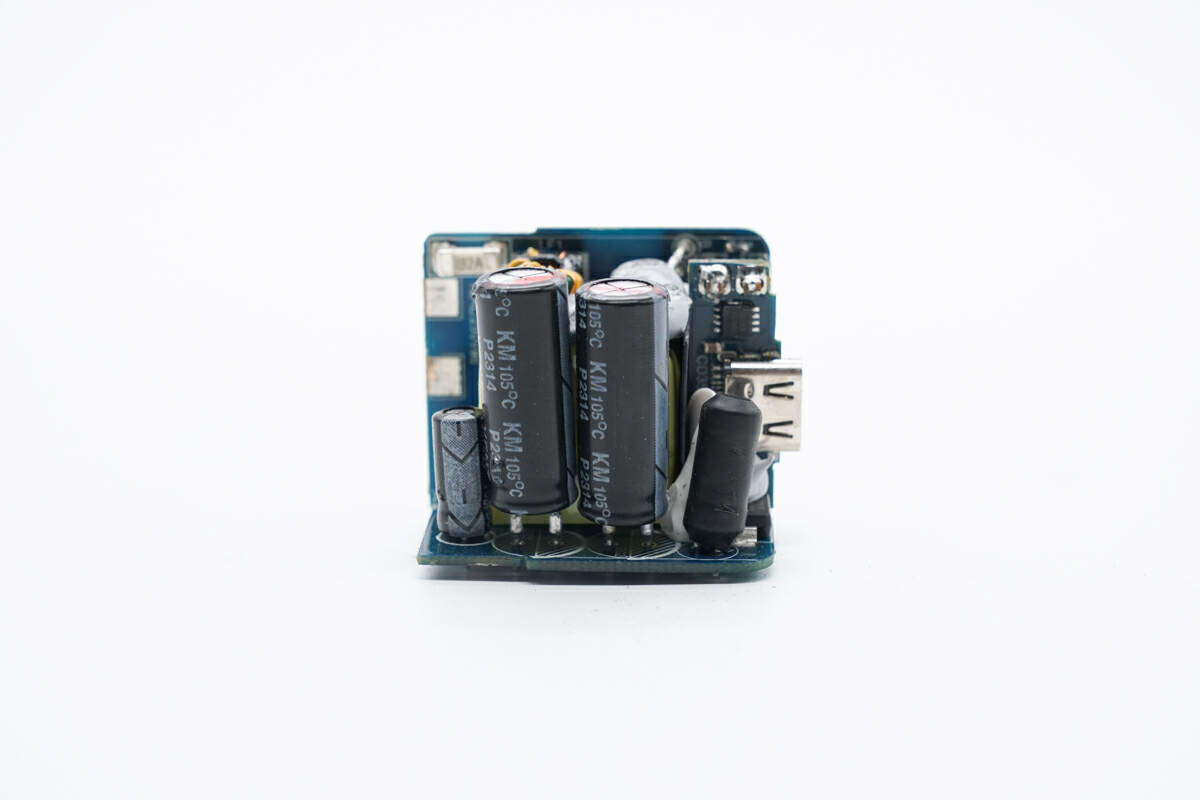 既是充电器也是手办,绿联30W Q湃机器人快充拆解