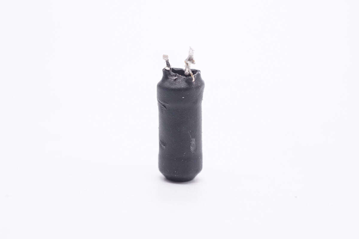 既是充电器也是手办,绿联30W Q湃机器人快充拆解