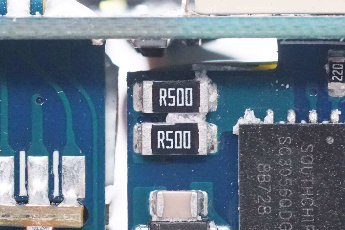 既是充电器也是手办,绿联30W Q湃机器人快充拆解