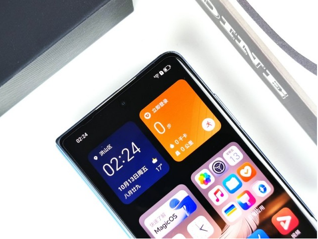 大尺寸内折叠屏手机荣耀Magic Vs2发布