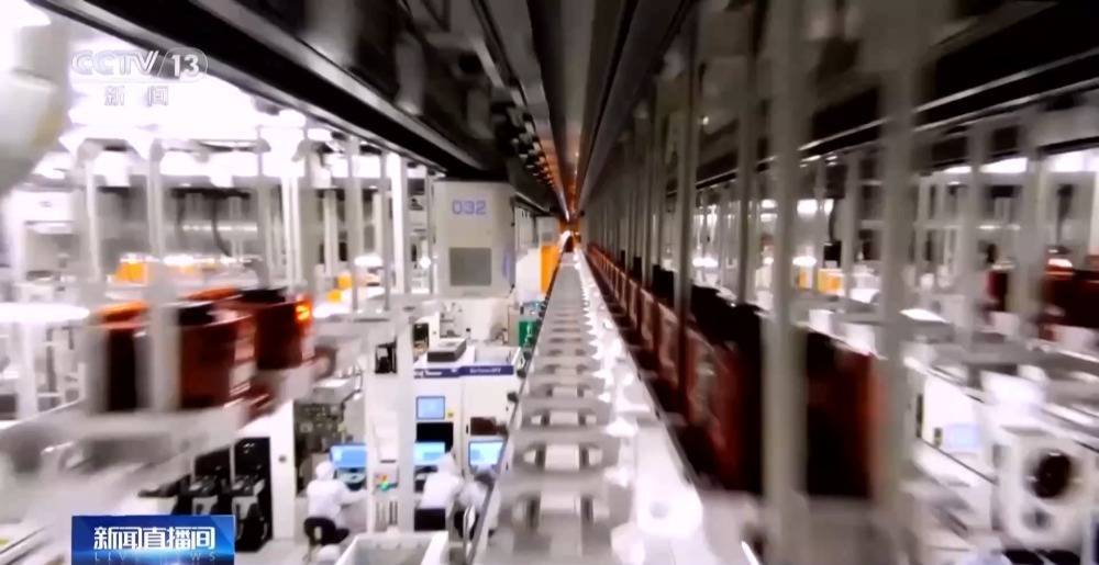 机器人也能吟诗作赋!2023全球工业互联网大会科技感十足