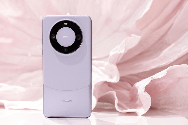 华为Mate60系列又添黑科技!AI云增强加持 多人合影轻松出片