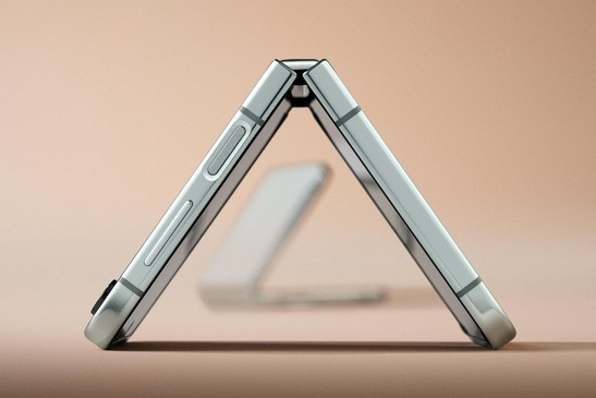 三星Galaxy Z Flip5:折叠手机领域新巅峰 耐用性再升级