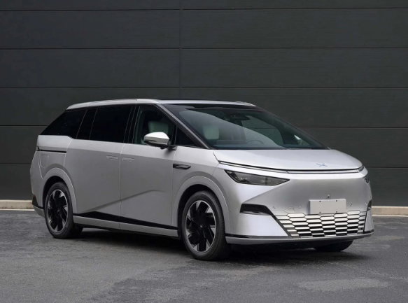 小鹏汽车发布全新X9设计图,瞄准年轻市场