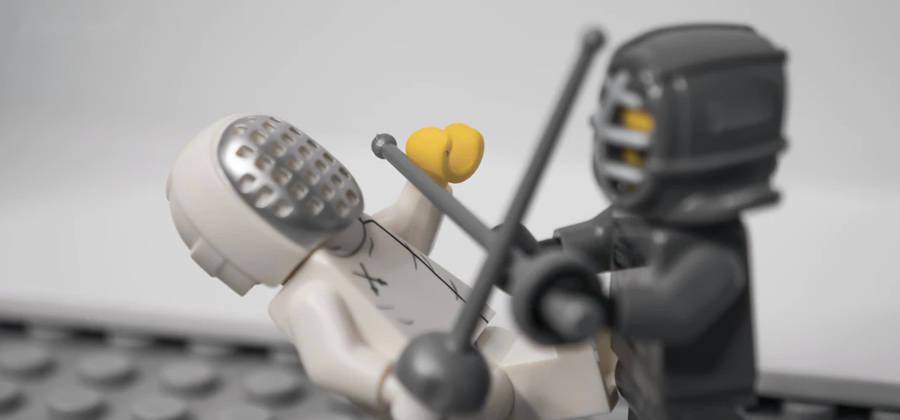 AI正在改写规则，传统行业如何翻盘？