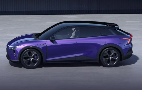 吉利极越01:全球首款AI汽车机器人即将亮相市场