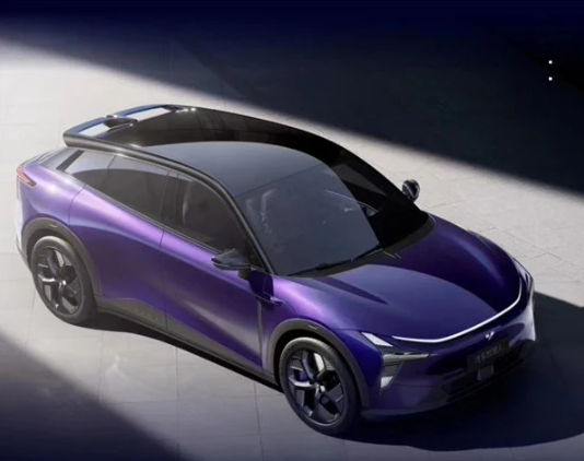 吉利极越01：全球首款AI汽车机器人即将亮相市场