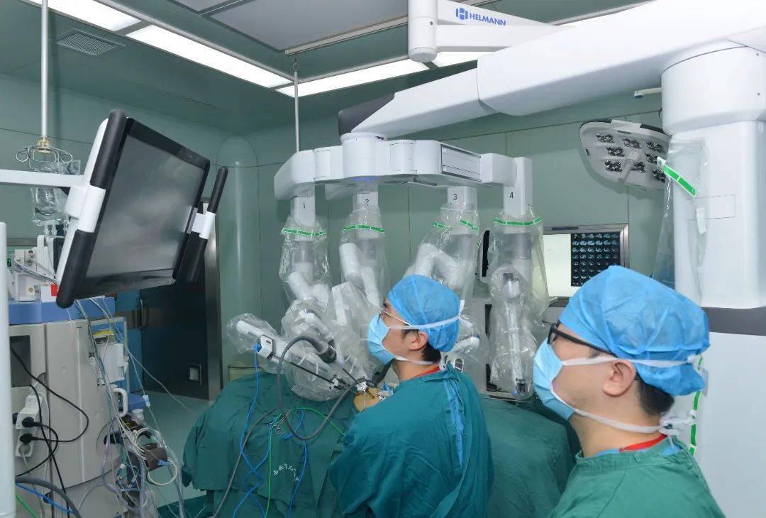 西安市儿童医院完成一例达芬奇手术机器人辅助腹腔镜肾盂成形术