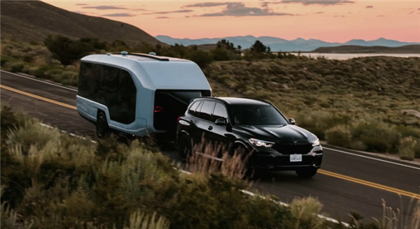 可远程控制自带轮毂电机,Pebble首款智能拖挂房车亮相!