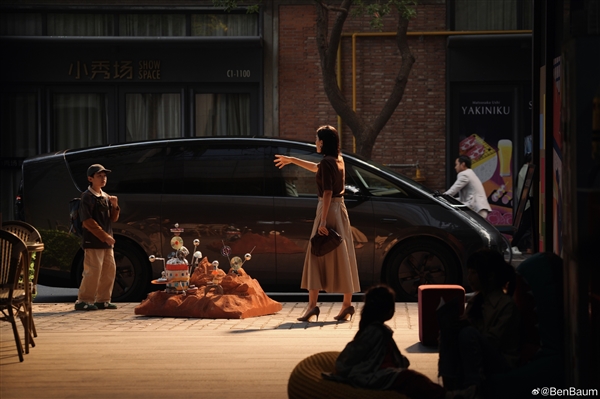 理想汽车设计团队激动亮相:MEGA外观设计首度揭秘