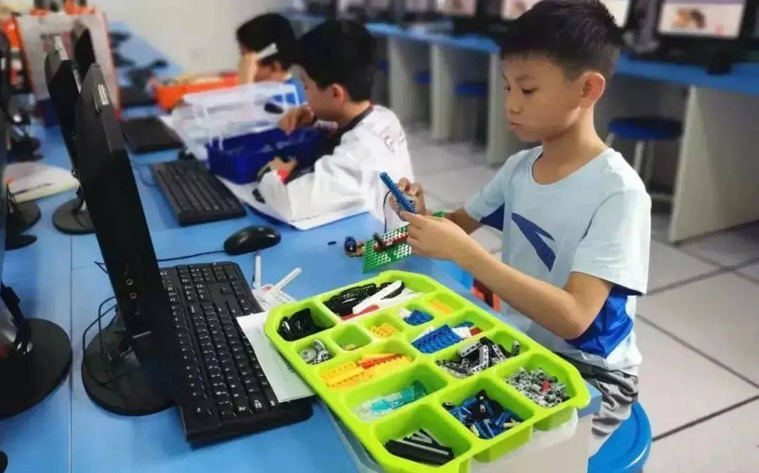 2024青少年机器人技术等级考(1-4级),每个学机器人的孩子都该拥有的1次证明