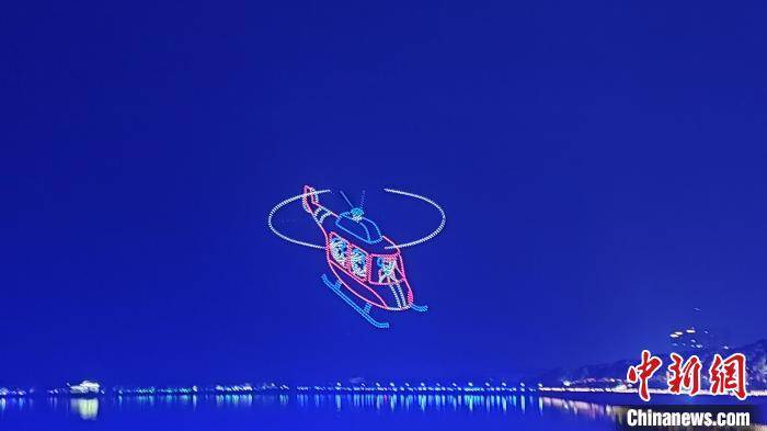 千架无人机在江西共青城上空表演灯光秀