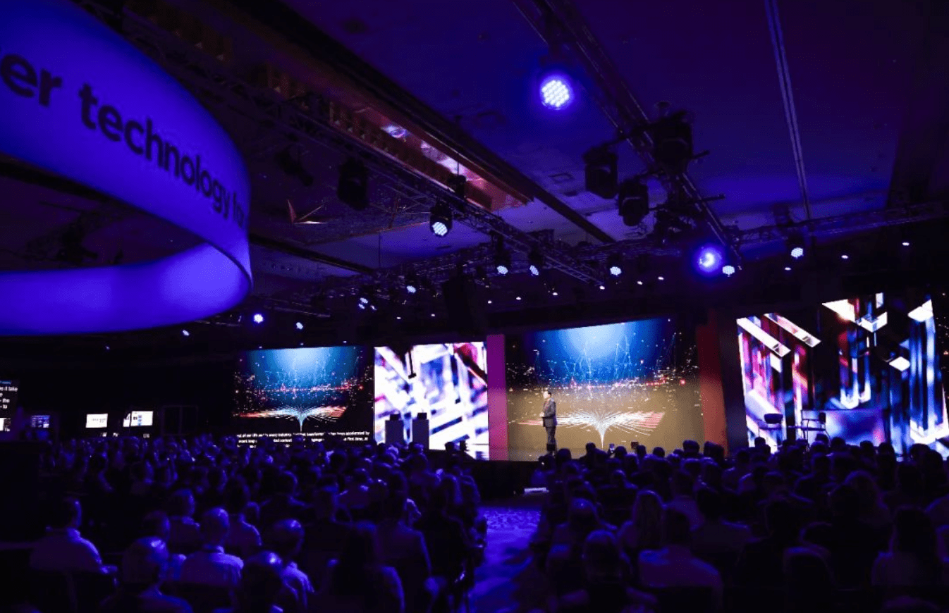 联想发布首款AI PC；2023胡润百富榜发布…