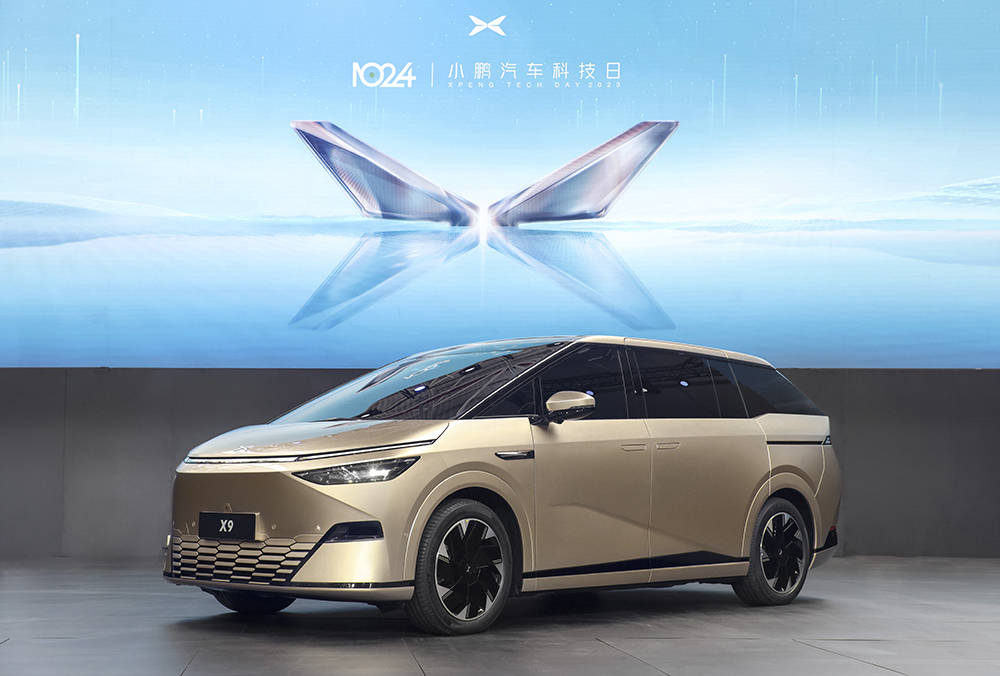 首款MPV、飞行汽车、人行机器人!小鹏汽车科技日看点满满