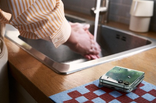 三星Galaxy Z Flip5:时尚设计与卓越性能的完美结合