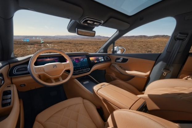 2024年新款飞凡R7惊艳亮相：全新的巴赫座舱和高科技升级带来震撼体验