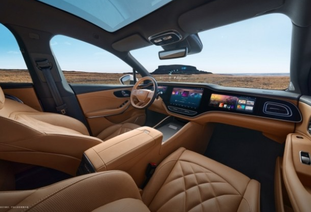 2024年新款飞凡R7惊艳亮相：全新的巴赫座舱和高科技升级带来震撼体验