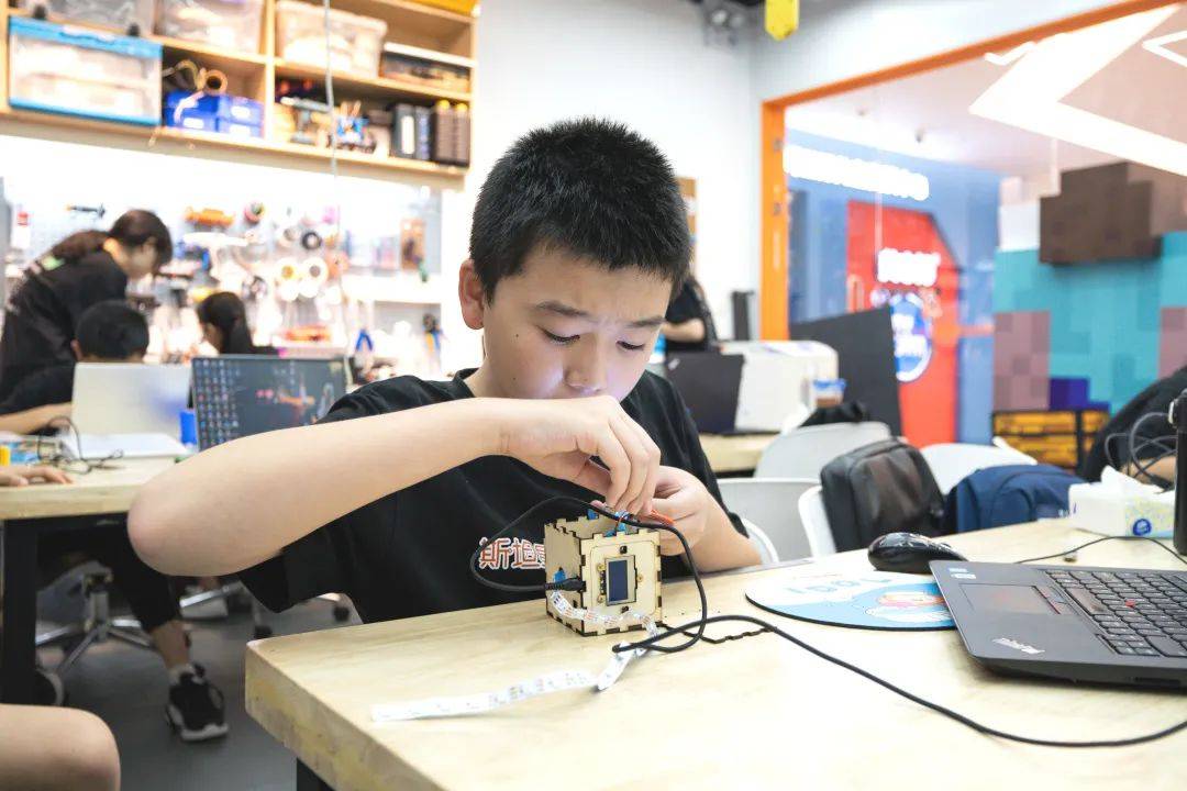 “王炸”登场！人工智能时代，这种颠覆式Python学习，家长一定要知道！