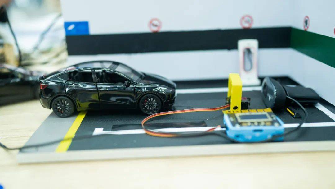 “王炸”登场！人工智能时代，这种颠覆式Python学习，家长一定要知道！