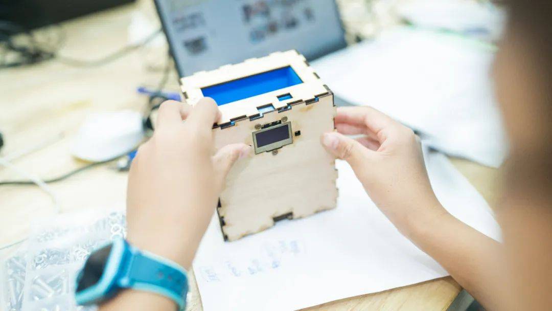 “王炸”登场！人工智能时代，这种颠覆式Python学习，家长一定要知道！