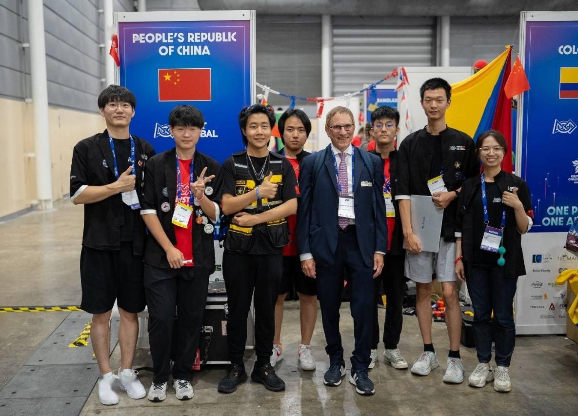 泛林集团以 FIRST Global机器人挑战赛为舞台，培养未来的STEM人才