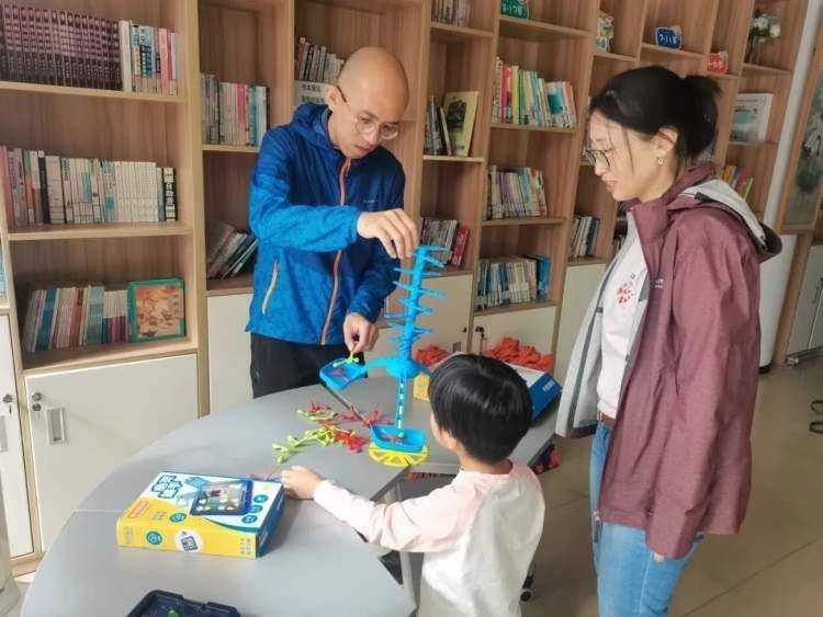 机器人来了！孩子们这样探索科技奥秘