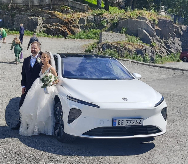 蔚来婚车助力浪漫婚礼，4小时收费666元