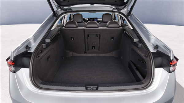 全新一代斯柯达速派：令人难忘的时尚外观和先进科技发布