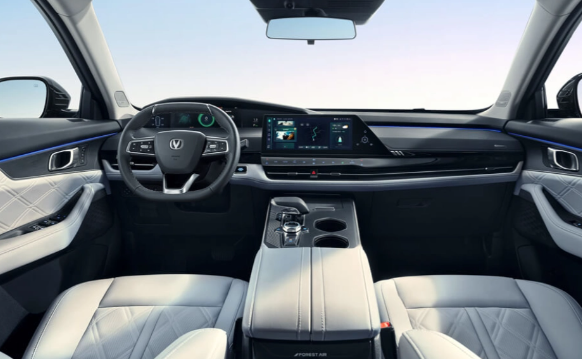 重新表述后的标题:长安汽车全新UNI-K车型正式推出,配备丰富多样,起售价为15.49万元