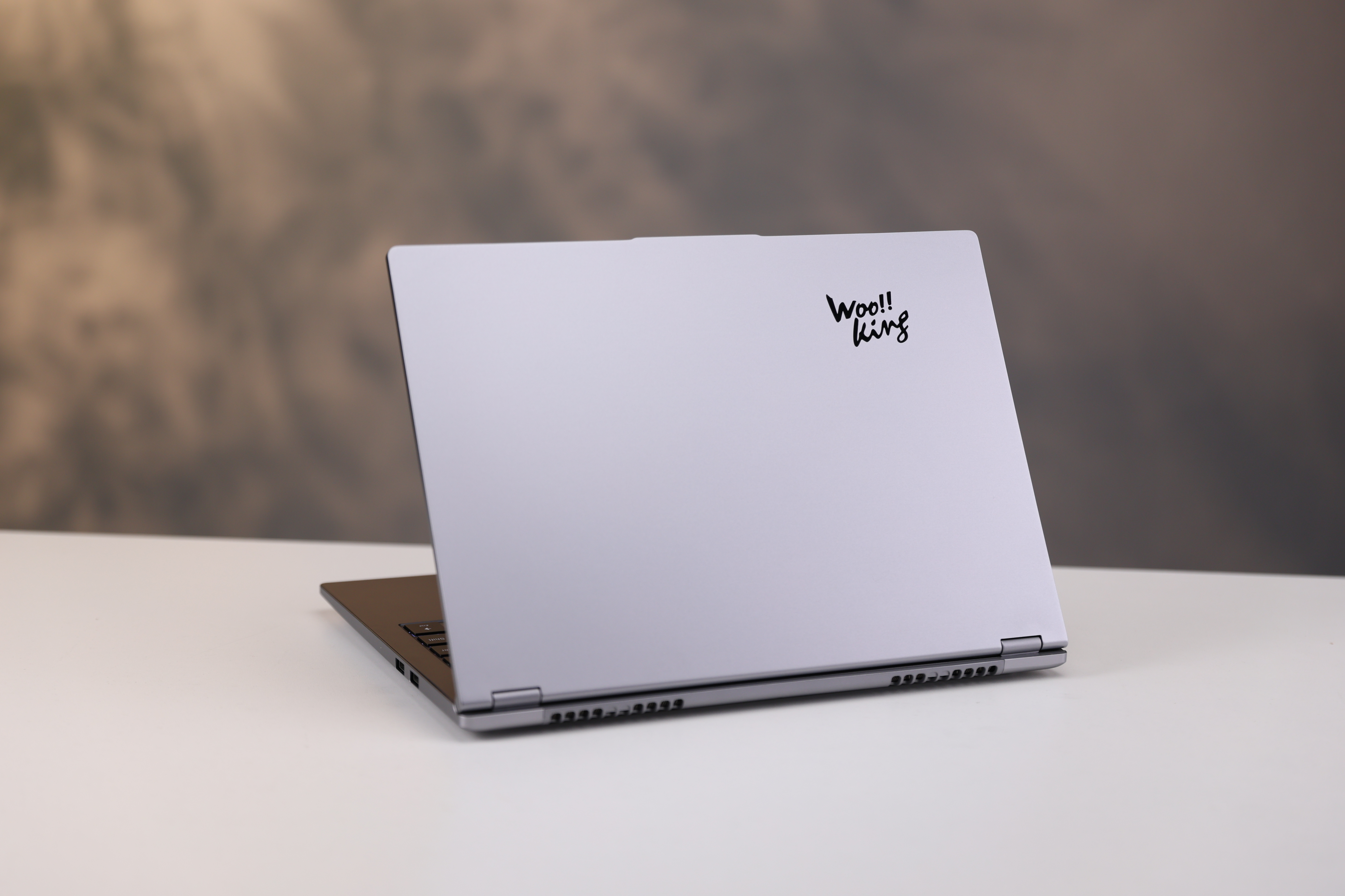 AI笔记本新风潮:吾空凌云X14 Pro开箱体验