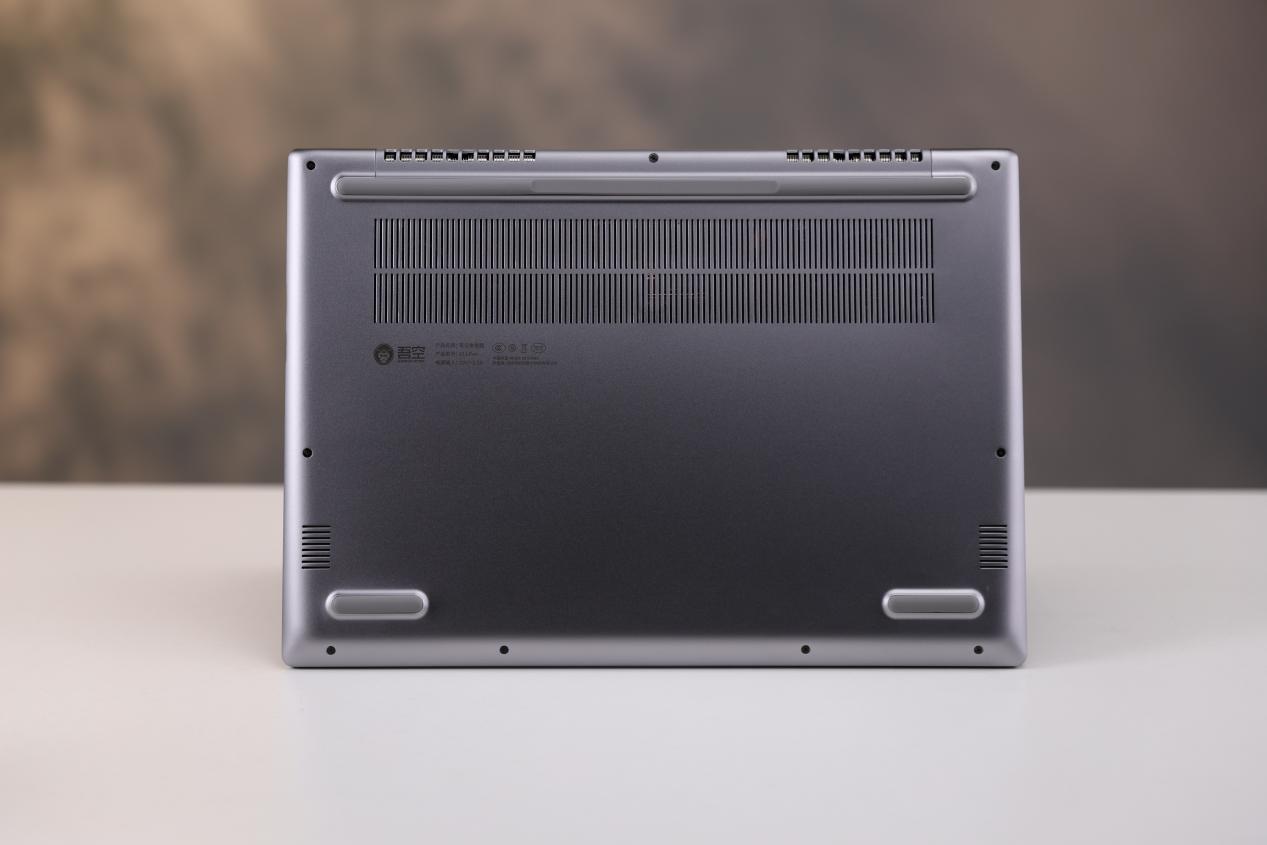 AI笔记本新风潮:吾空凌云X14 Pro开箱体验