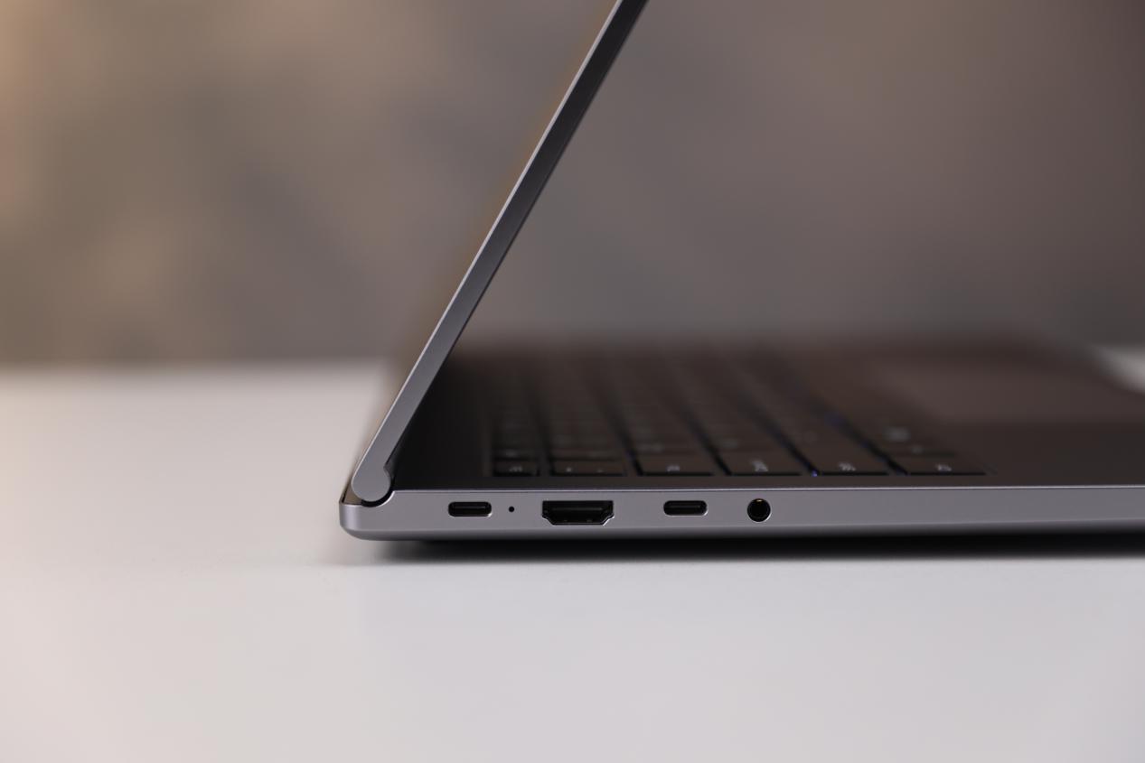 AI笔记本新风潮:吾空凌云X14 Pro开箱体验