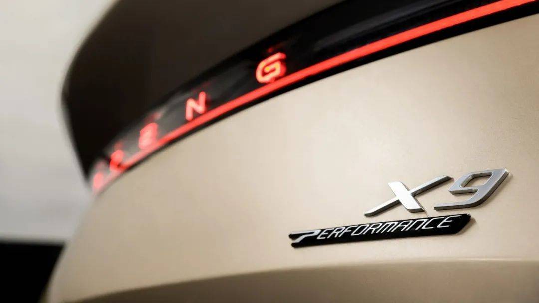 小鹏转型：明日之星舰、陆地航母、双足机器人，汽车不再是他的热门选择？