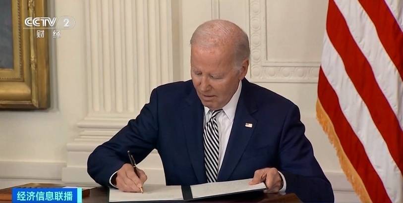 AI当选柯林斯词典年度单词 马斯克：人工智能需要“第三方裁判”